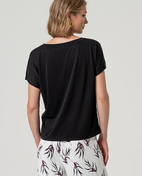 Camiseta manga corta escote pico Negro SURKANA - Imagen 2